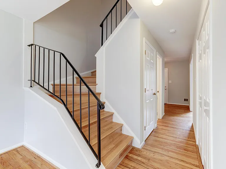 9823 Saint Cloud Ct — Photo 14