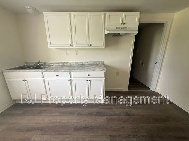 3742 Berry Ln — Photo 7