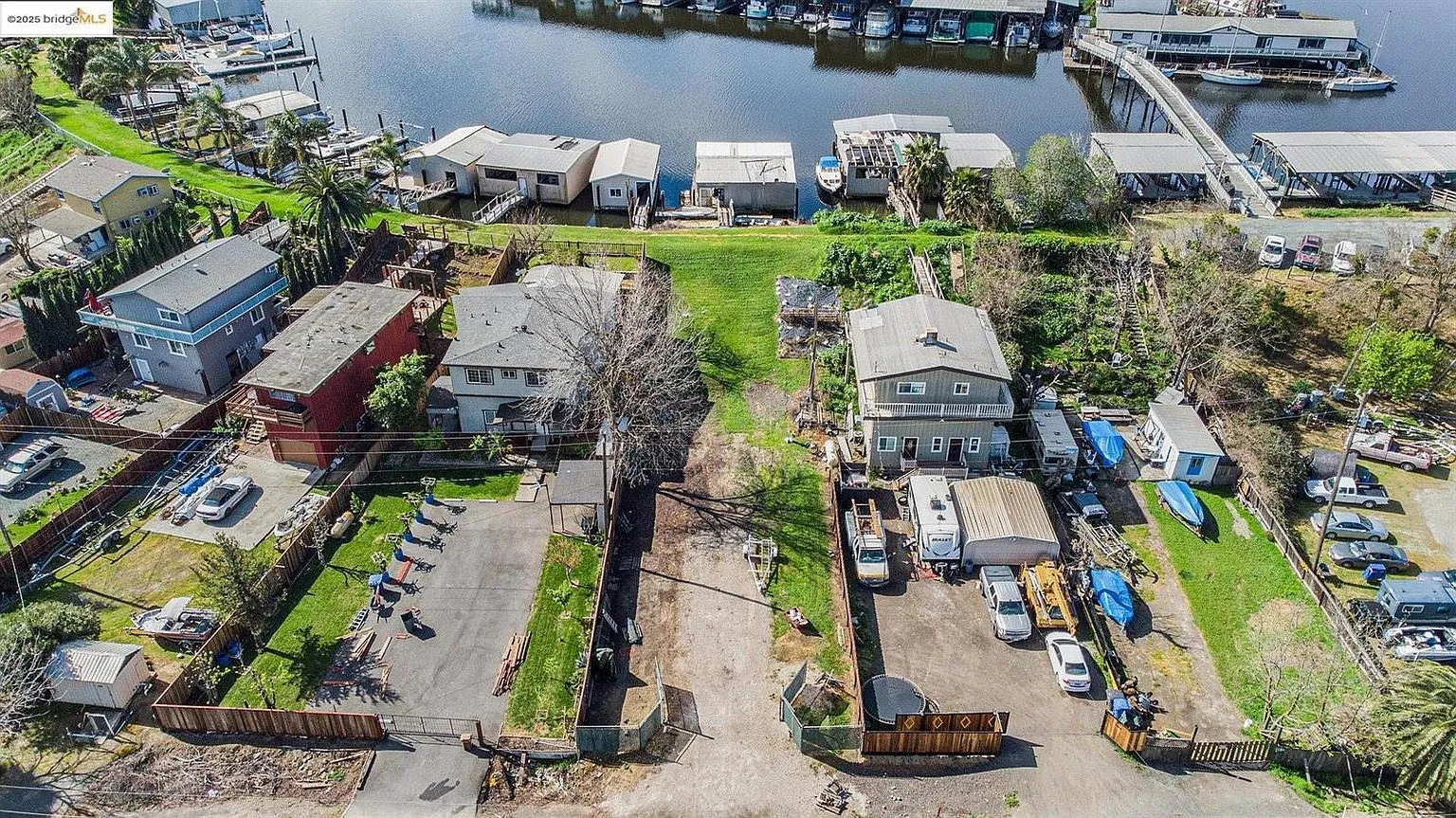 1596 Taylor Rd photo 1