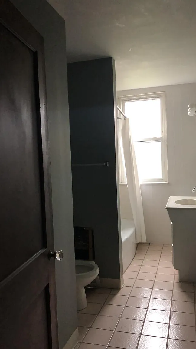 1114 Park Sq photo 1
