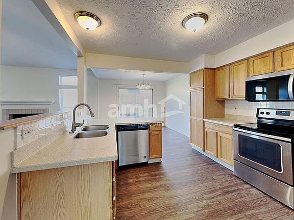 5th image of 821 Monarda Pl