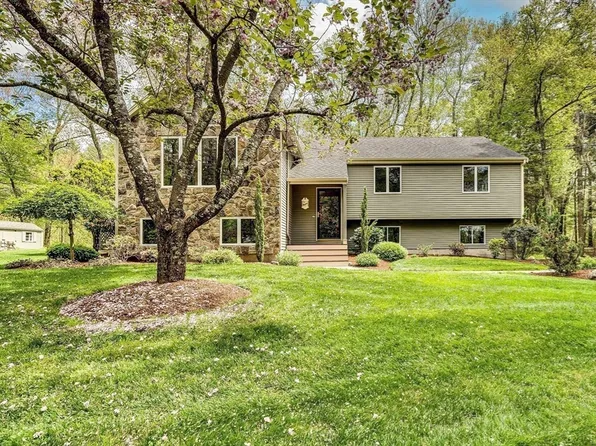 40 East St, Hopkinton, MA 01748