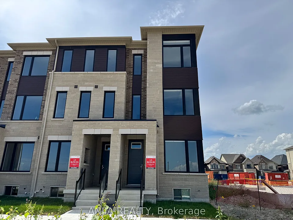 76 Selina Rose St