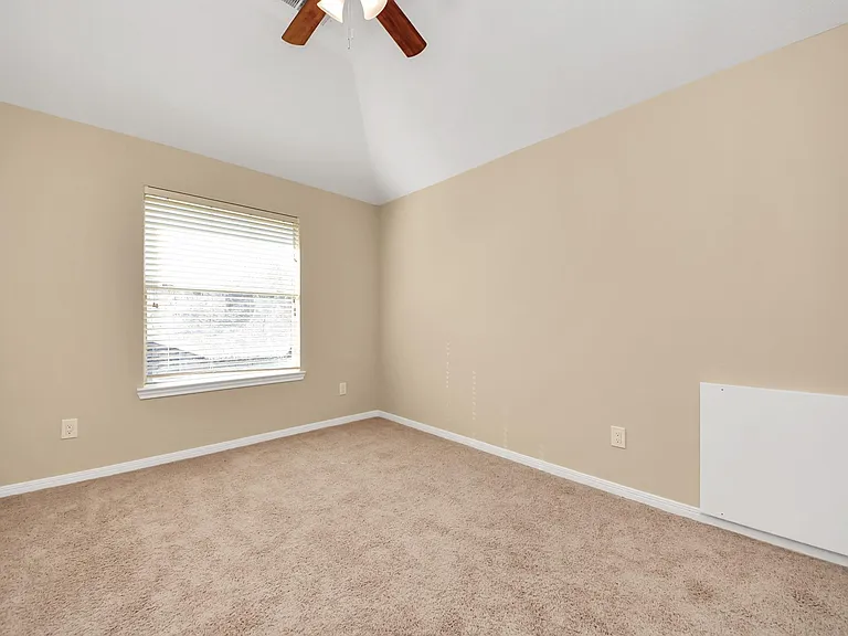 323 N Esplanade Ln — Photo 31