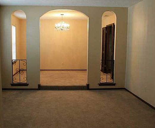 4th image of 10146 Stoneway Dr