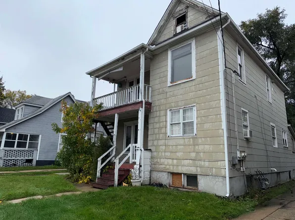 1908 Charles St, Rockford, IL 61104