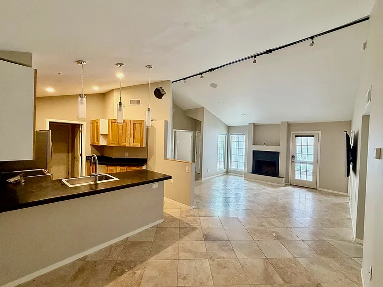 4121 E San Gabriel Ave — Photo 5