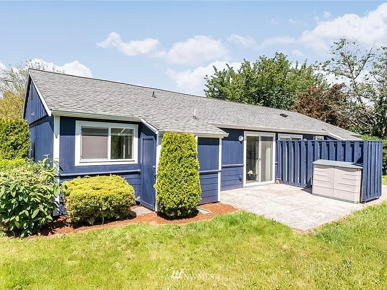 1744 N Rainier Ave — Photo 21