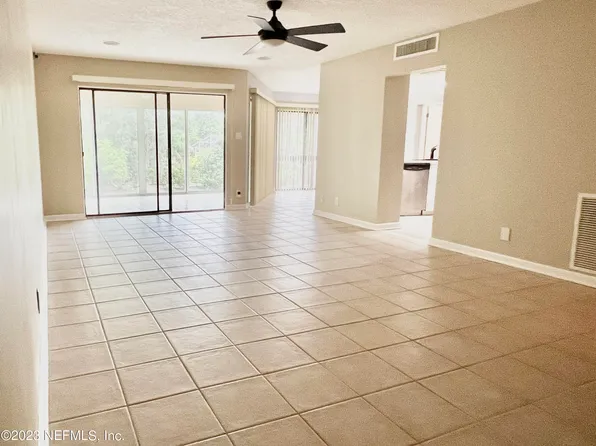 8797 Como Lake Dr #8797, Jacksonville, FL 32256