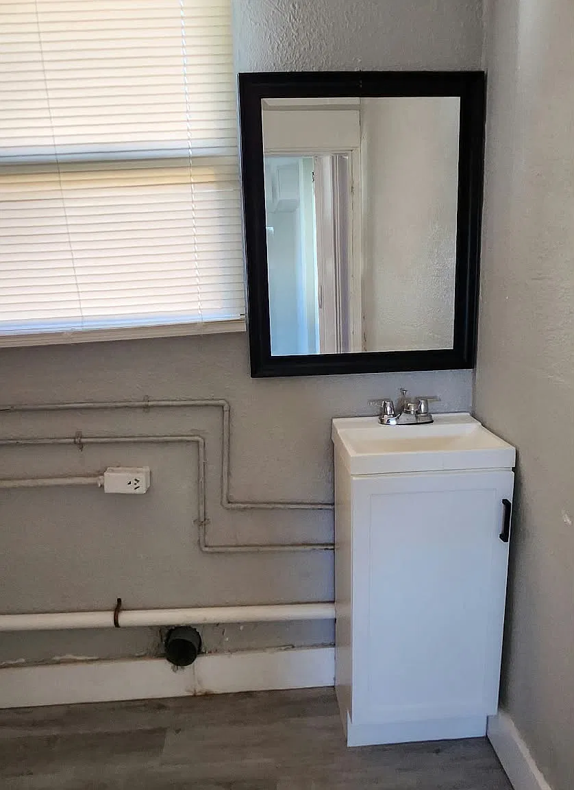 2 bed, 913 sqft, $1,800 — Photo 3