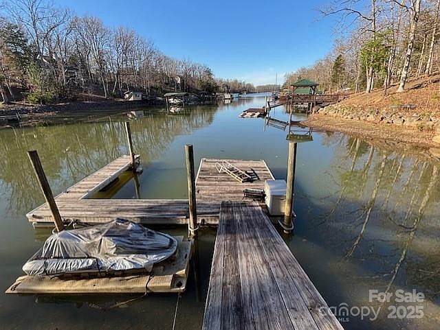 2nd image of 181 Grasshopper Cir