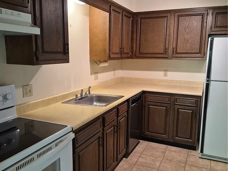 120 E Church St #7 — Photo 8