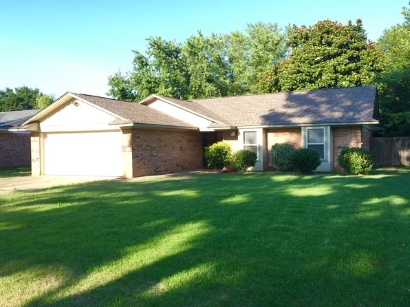 8701 S 31st St, Fort Smith, AR 72908