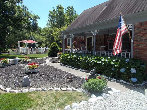 3rd image of 2725 Daugherty Dr