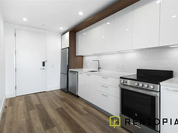224 East 135th Street image 1 of 20