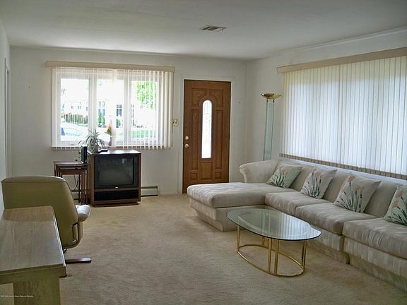 2nd image of 409 Saint Thomas Dr