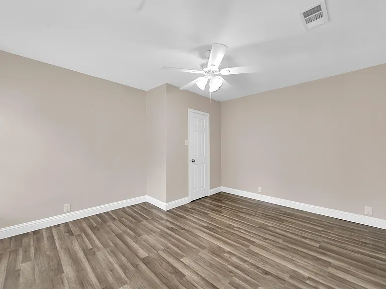 339 Avenue G — Photo 10