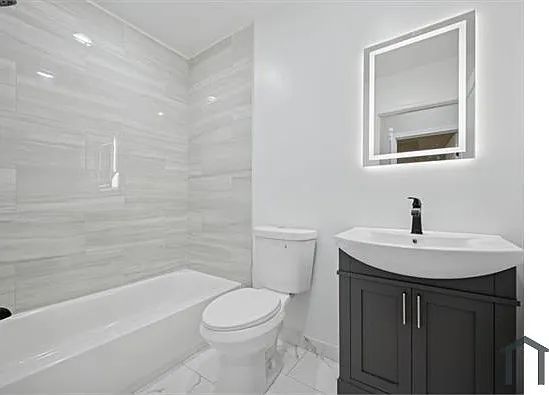 105 N 63rd St #5 — Photo 7