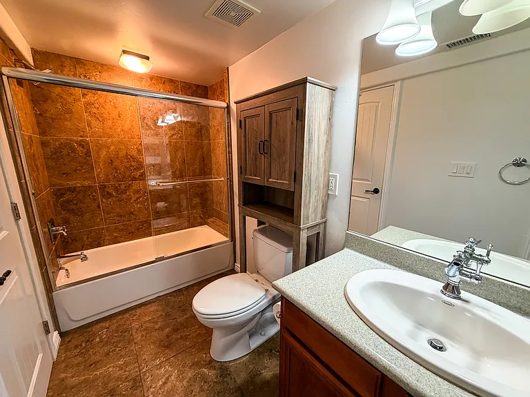 625 S Lone Tree Rd — Photo 15