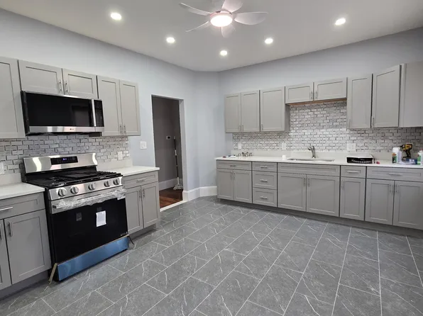 (undisclosed Address), Dorchester Center, MA 02124