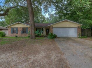 5918 Somerset Dr, Pensacola, FL 32526