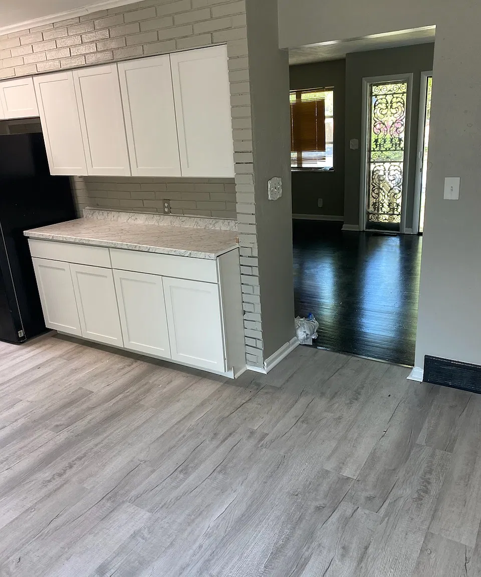 1343 Eldorn Dr - Unit 1 — Photo 2