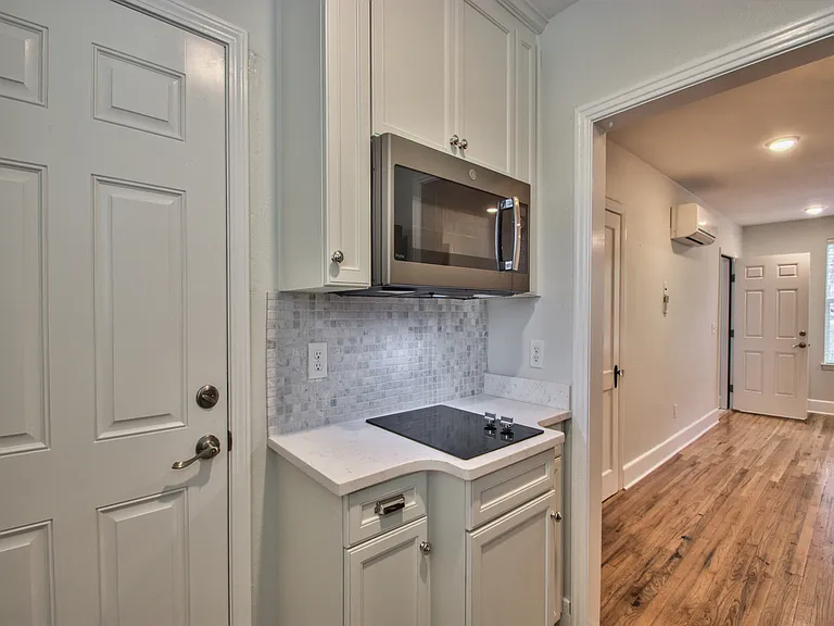 500 E College Ave #G — Photo 13