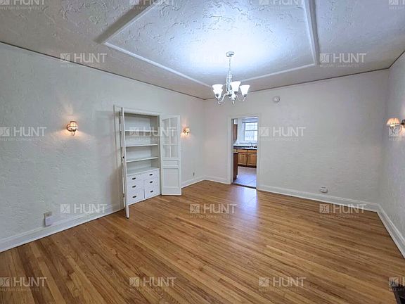 3rd image of 304 Vandenberg Ave