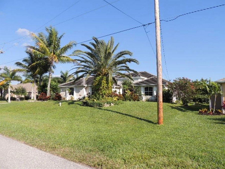 1st image of 2580 SW 27th St