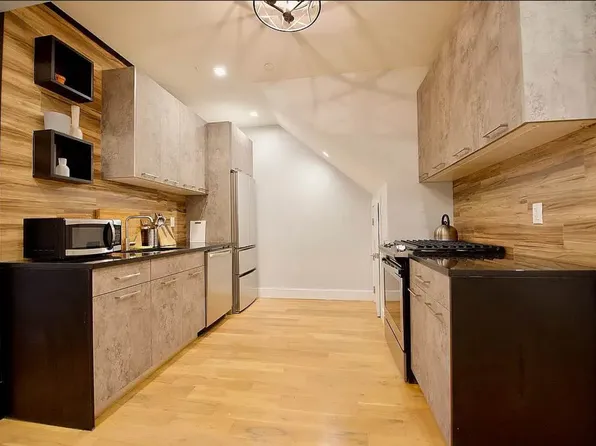 1062 Halsey Street image 10 of 10