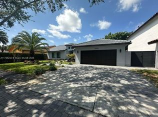 19430 NW 87th Pl, Hialeah, FL 33018