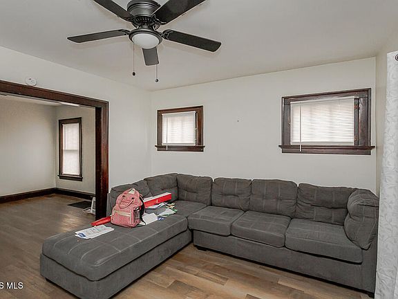 5th image of 3817 N Lockwood Ave