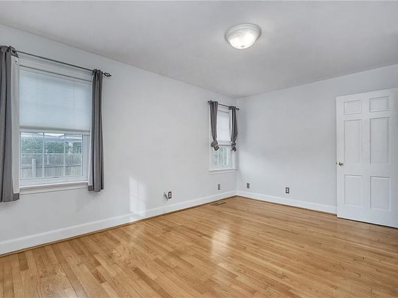 Primary with en suite