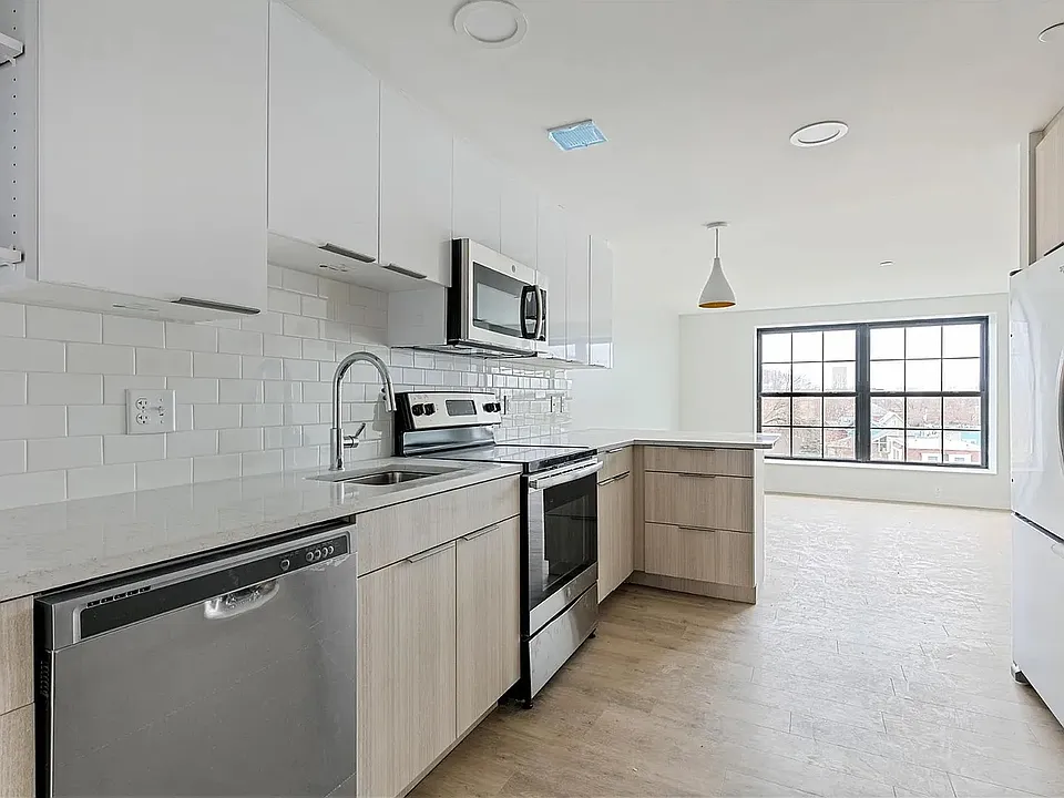 10 Soden St #301
