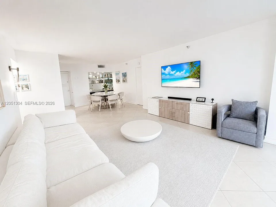 20505 E Country Club Dr #537