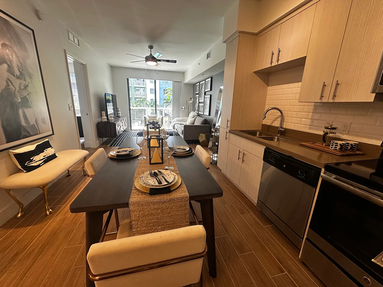 1 bed, 712 sqft, $2,000 — Photo 3