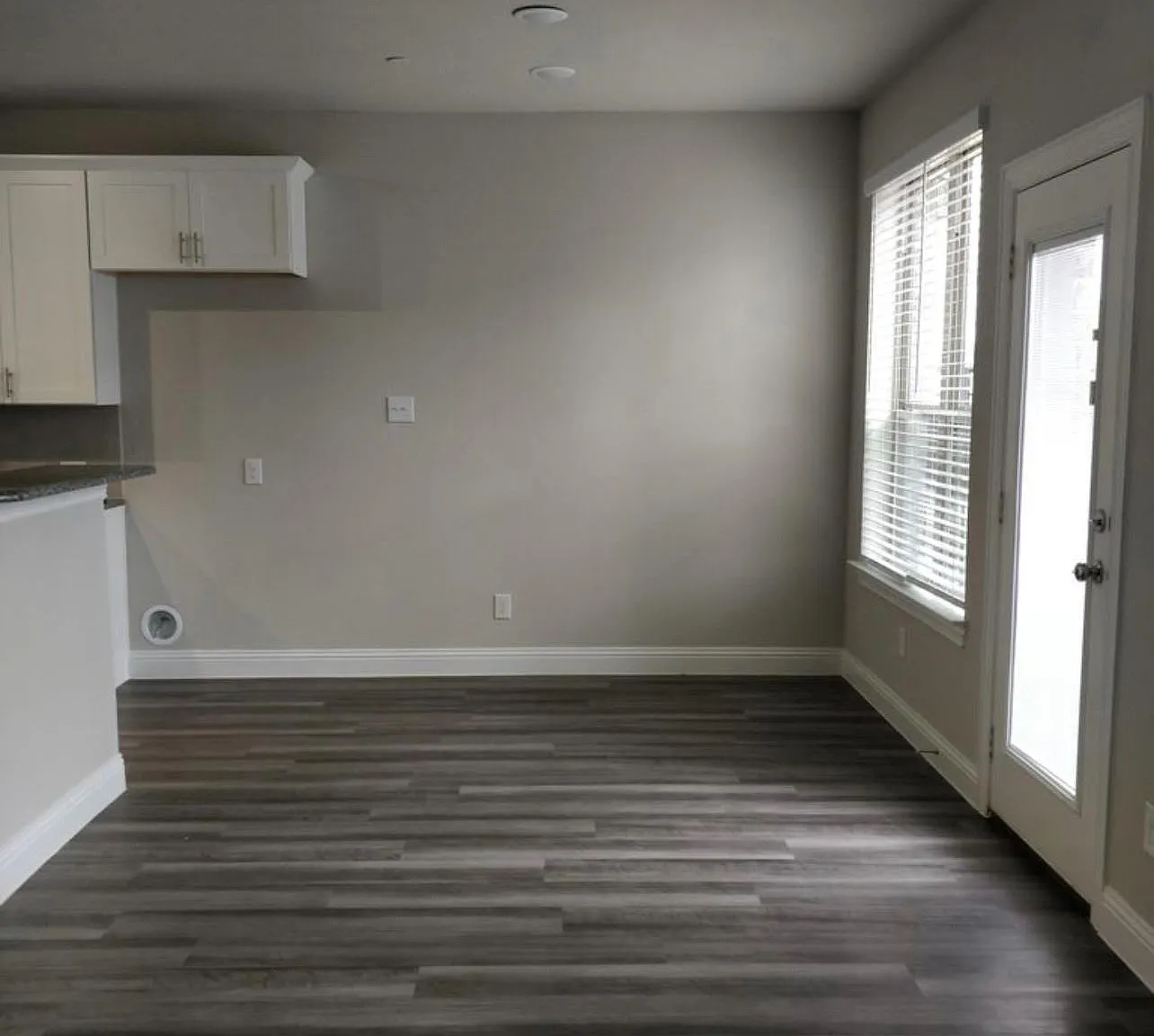 3 bed, 2.5 bath, 1965 sqft, $2,600 — Photo 2