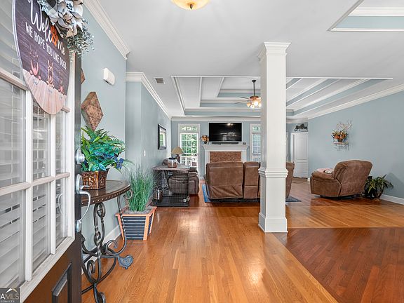 4th image of 1215 James Walter Dr
