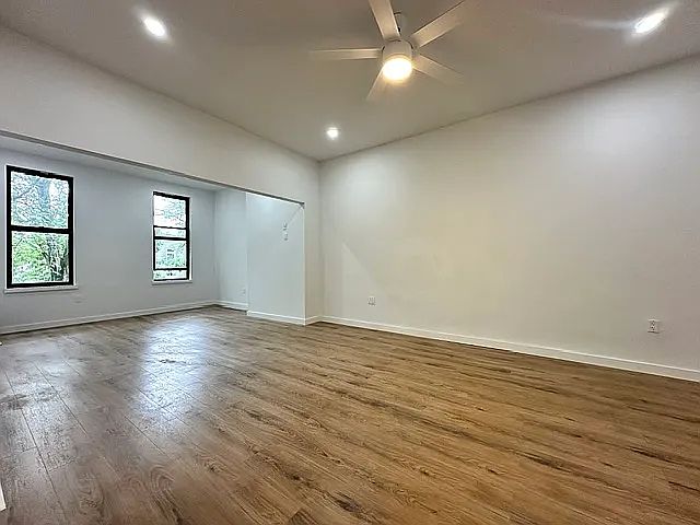 1st image of 142 Weirfield St Floor 3