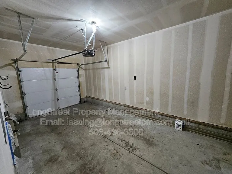 7445 SE Crystal Springs Blvd — Photo 27