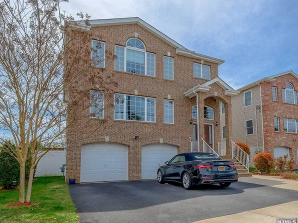 278 Warren St, Lyndhurst, NJ 07071