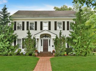 122 Euston Rd, Garden City, NY 11530