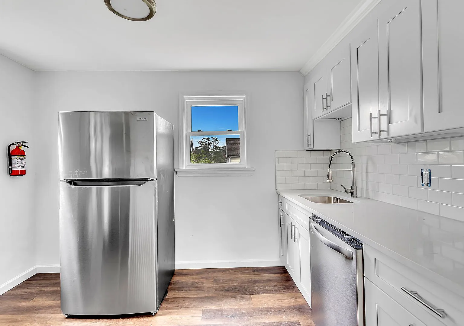 401 Sanford Ave Dunellen, NJ 08812 — Photo 3