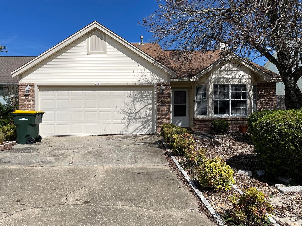1st image of 417 Village Ct NW