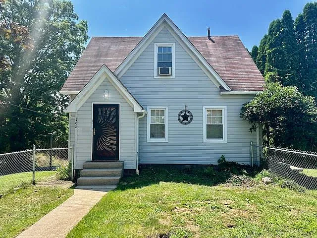 108 W Locust Dr photo 1
