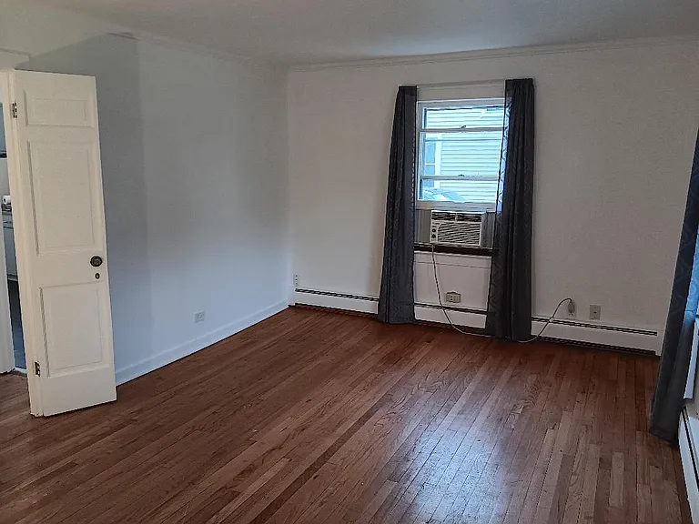 14440 Kolmar Ave — Photo 11