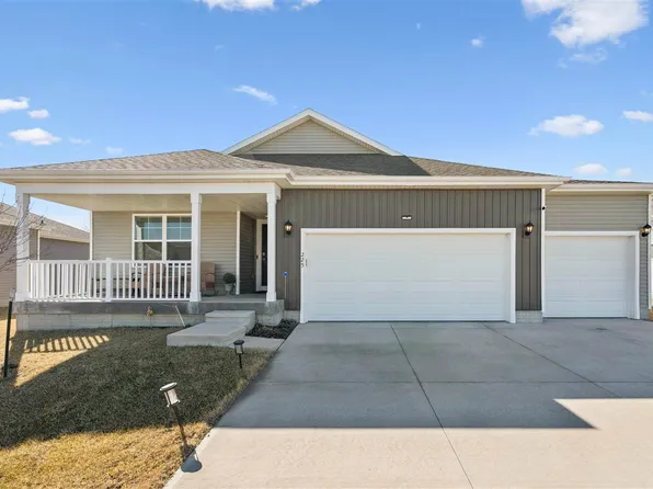 225 Sumac Dr, Palo, IA 52324