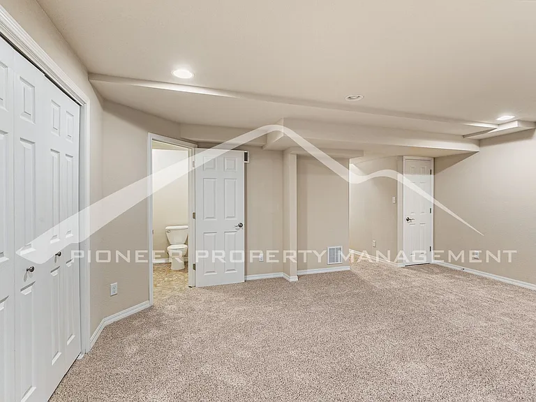 438 N Parkside Dr #A — Photo 18