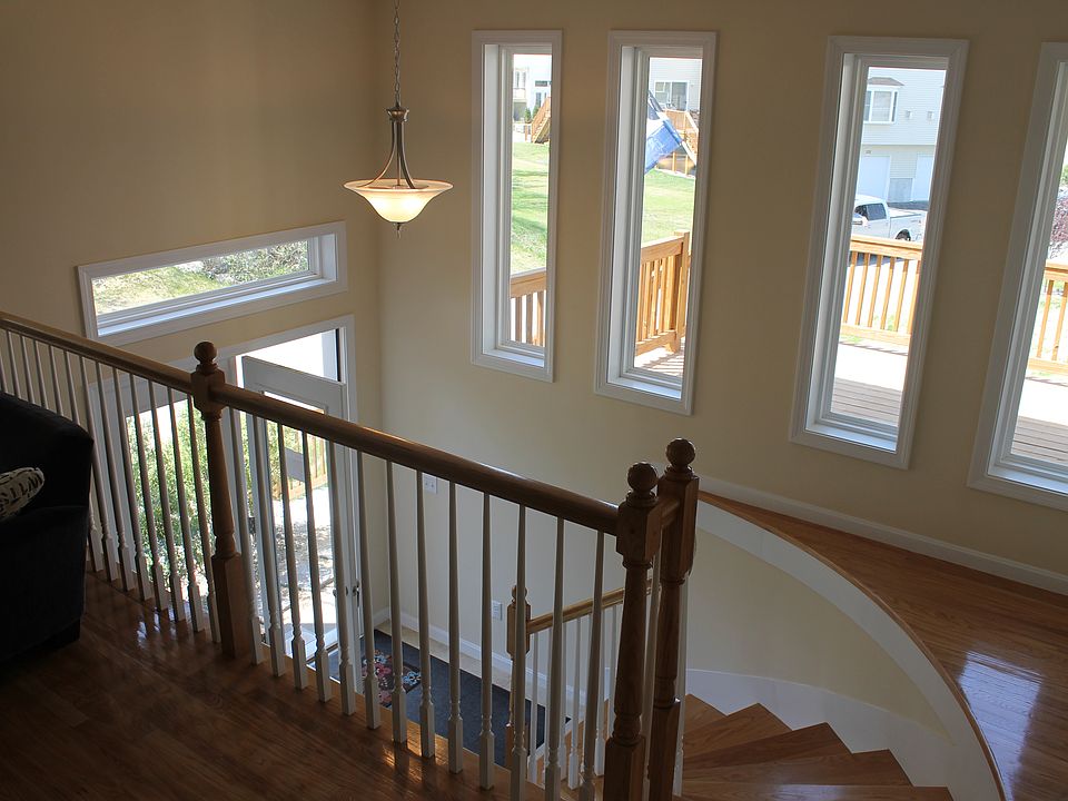2nd image of 457 America Blvd
