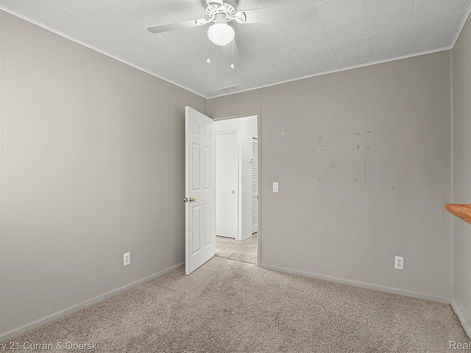 201 W Peterson Dr, photo 14